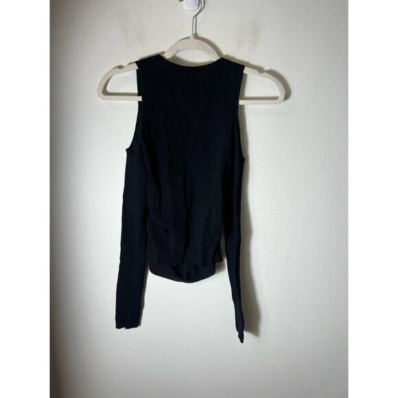Scripted black open shoulder long sleeve top size XS - Picture 2 of 3